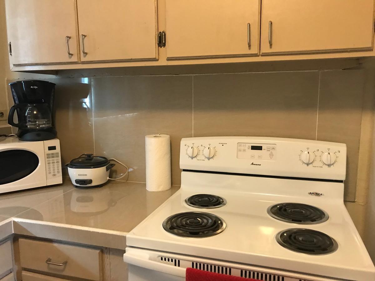 1 Bedroom / 1 Bath . Private Apt. Free Wifi, Interent&Parking Sinajana Buitenkant foto